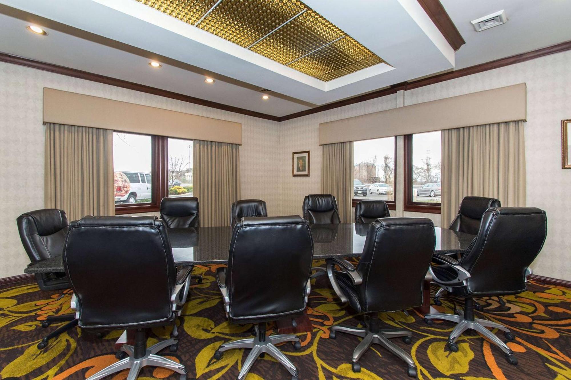 Wyndham Independence Hotel Екстериор снимка