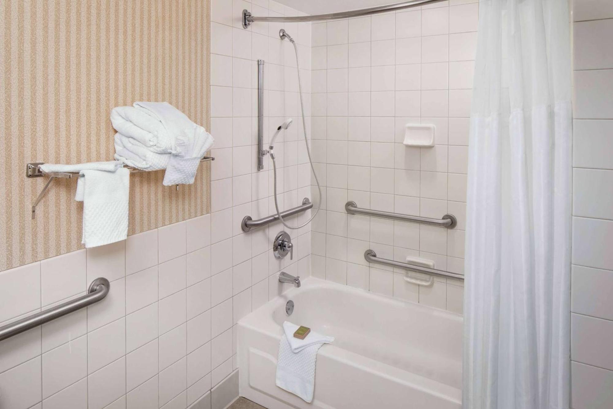 Wyndham Independence Hotel Екстериор снимка
